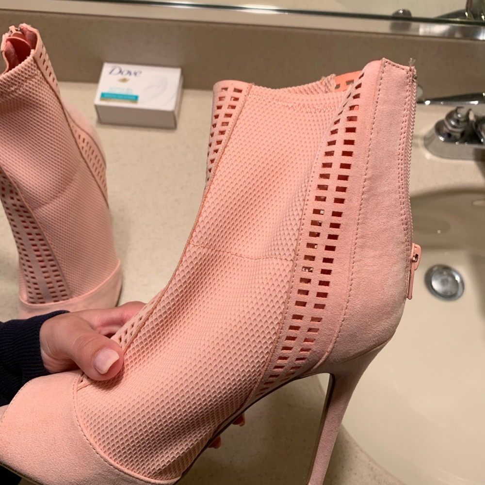 Heels - Picture 3 of 5